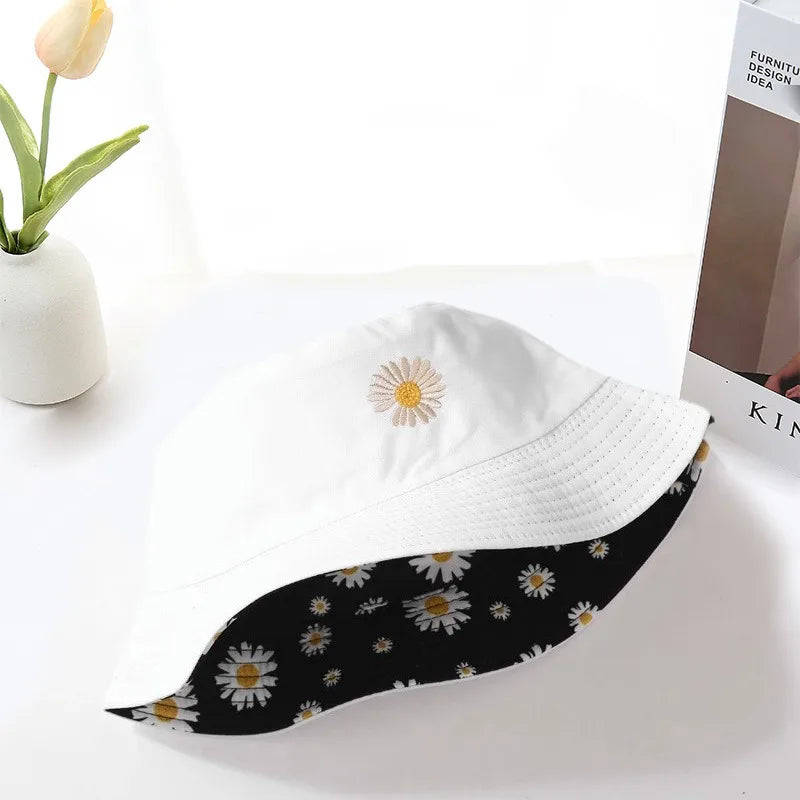 Small Daisy Flowers with Double-sided Bucket Hat Fisherman Hat