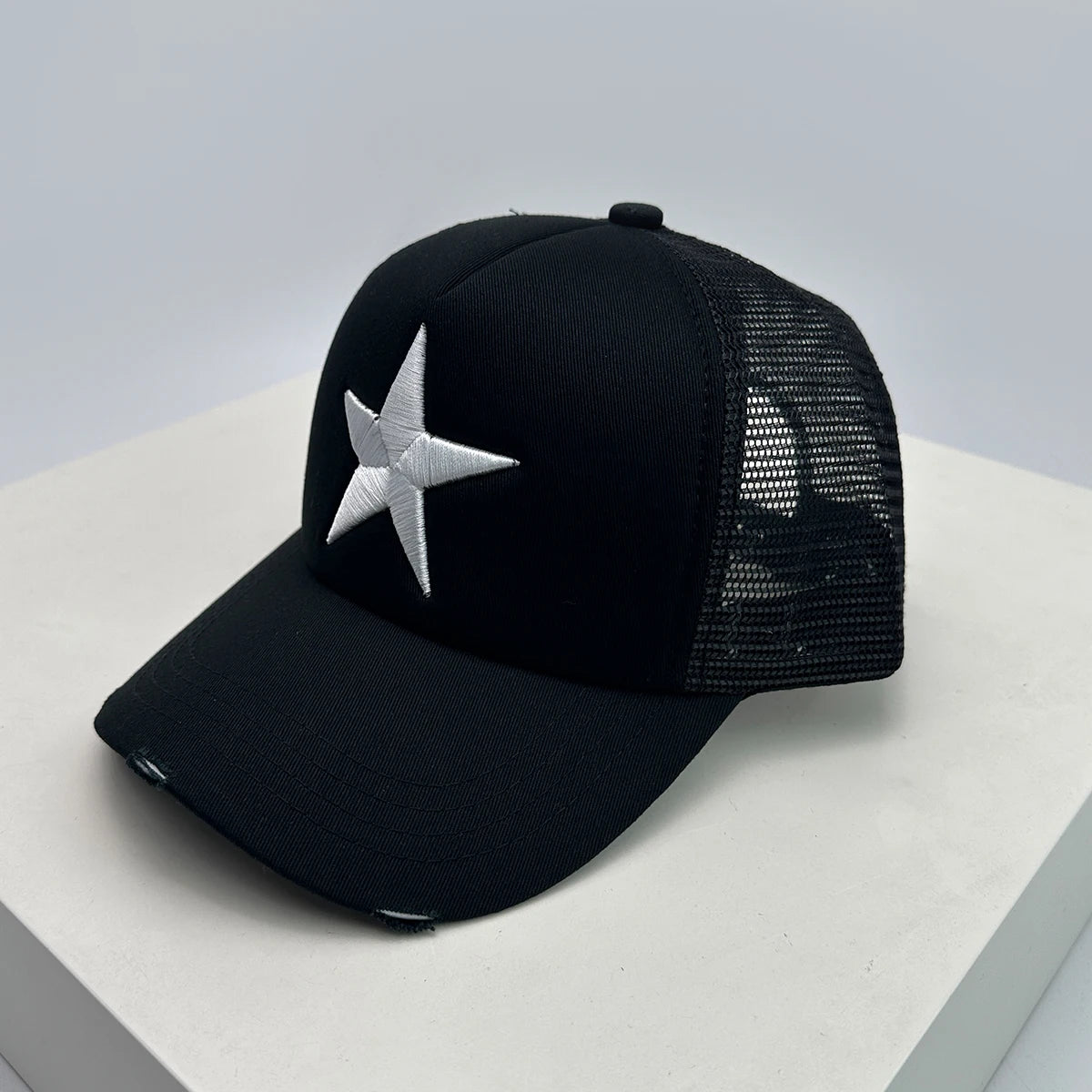 Broken Embroidered Five-pointed Star Baseball Hats