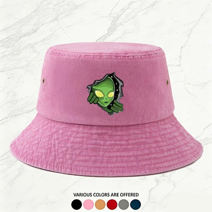 A Men's Outdoor Alien Print Washed Bucket Hat