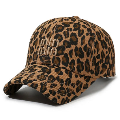 Casual fashion VON Baseball Cap Sunblock Mesh Embroidered DUTCH