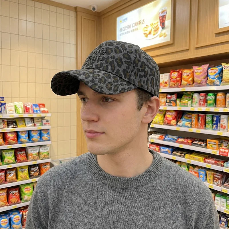 Casual fashion VON Baseball Cap Sunblock Mesh Embroidered DUTCH