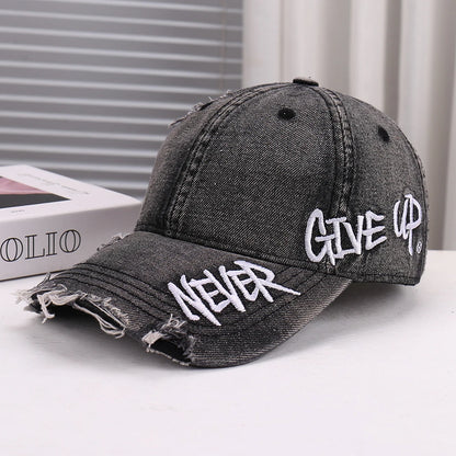 Fashionable New Arrival Embroidered Letter Baseball Cap