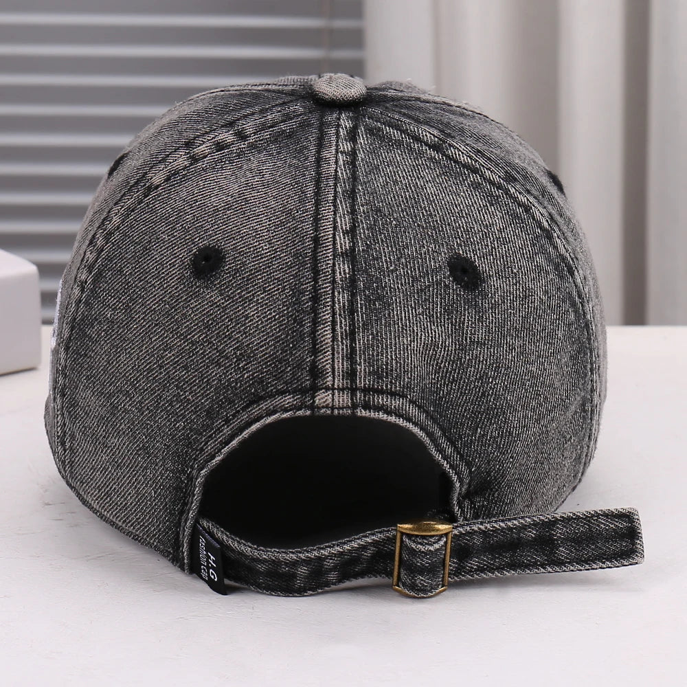 Fashionable New Arrival Embroidered Letter Baseball Cap