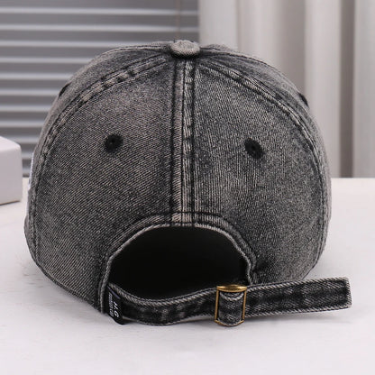 Fashionable New Arrival Embroidered Letter Baseball Cap