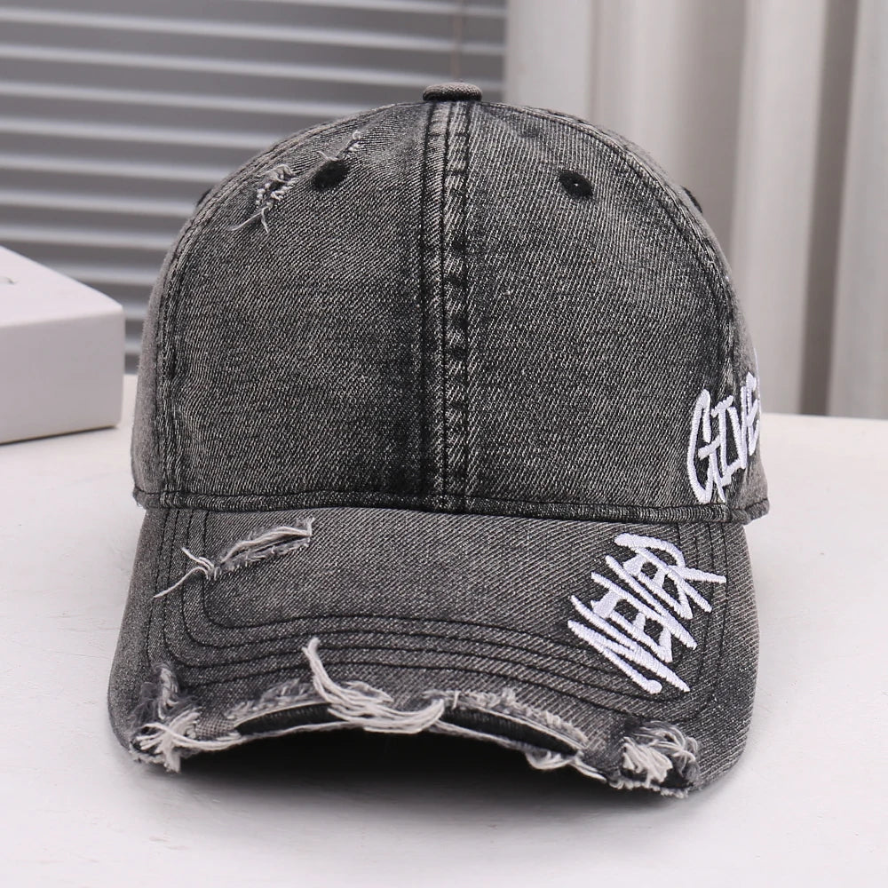 Fashionable New Arrival Embroidered Letter Baseball Cap