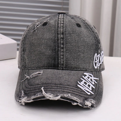 Fashionable New Arrival Embroidered Letter Baseball Cap