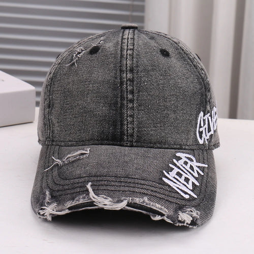 Fashionable New Arrival Embroidered Letter Baseball Cap