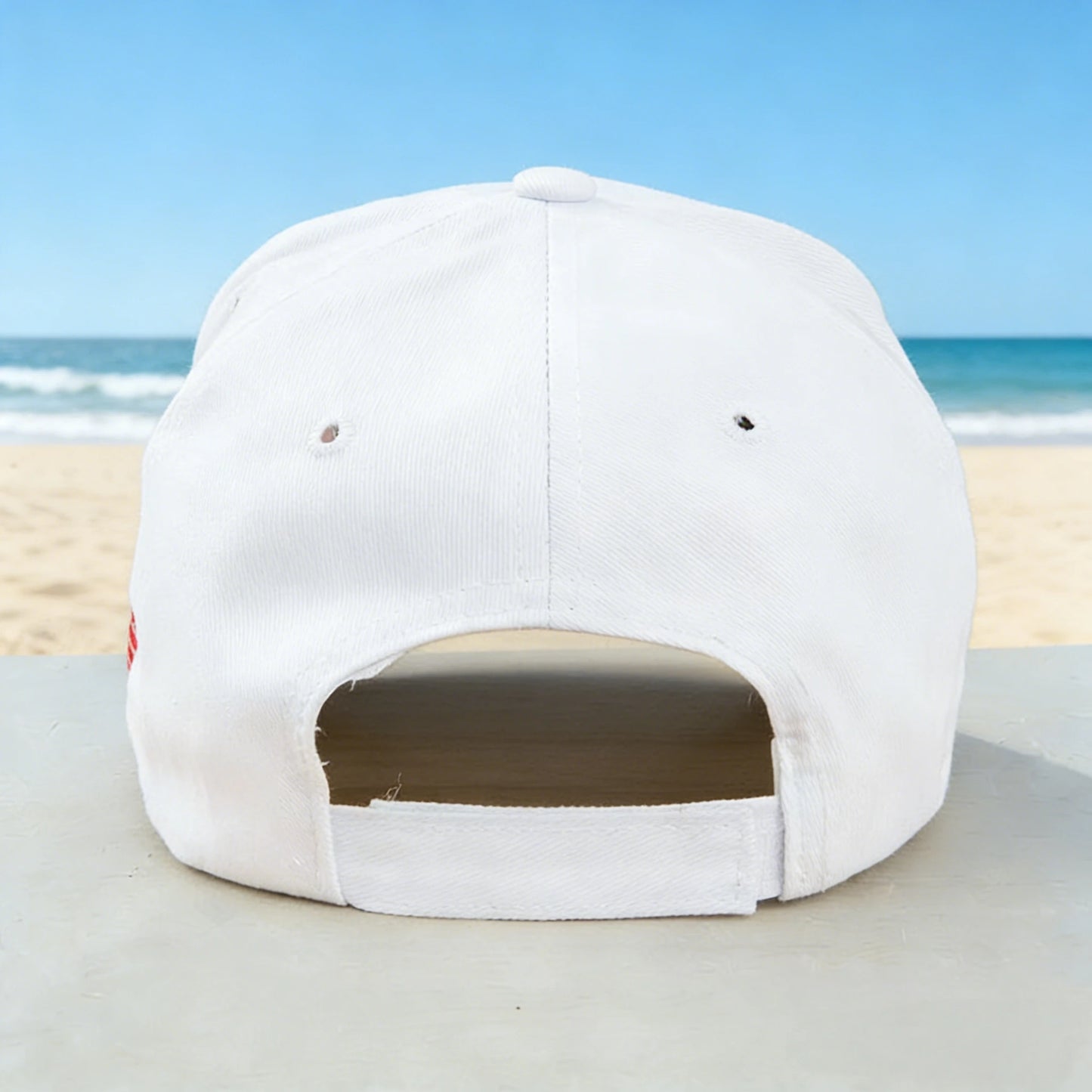 A Fashionable White American Baseball Hat