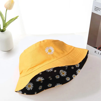 Small Daisy Flowers with Double-sided Bucket Hat Fisherman Hat
