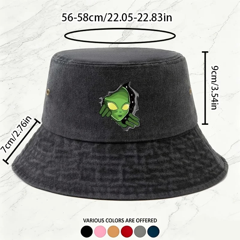 A Men's Outdoor Alien Print Washed Bucket Hat