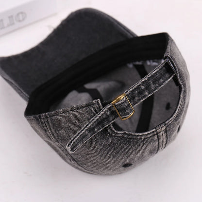 Fashionable New Arrival Embroidered Letter Baseball Cap
