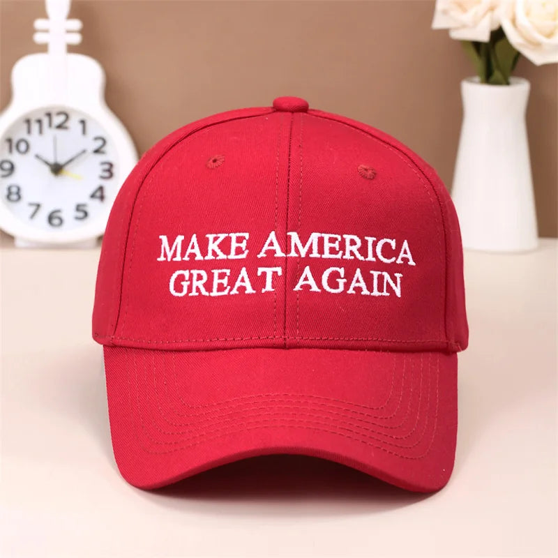 A Men’s Embroidered  Cotton Adjustable Simple And Casual Baseball Hat